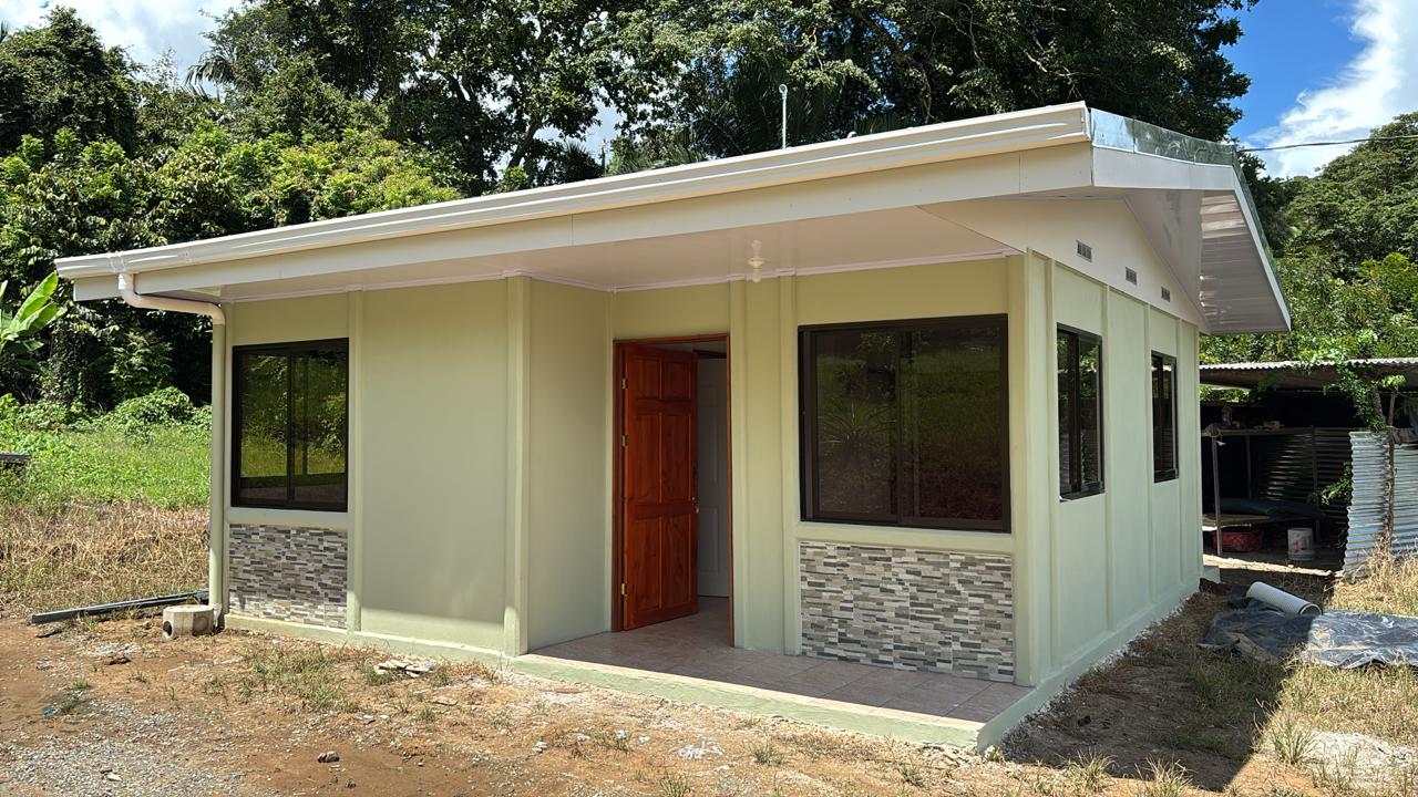 43 familias del territorio indígena de Rey Curré, en Buenos Aires de Puntarenas, cuentan con nuevas viviendas