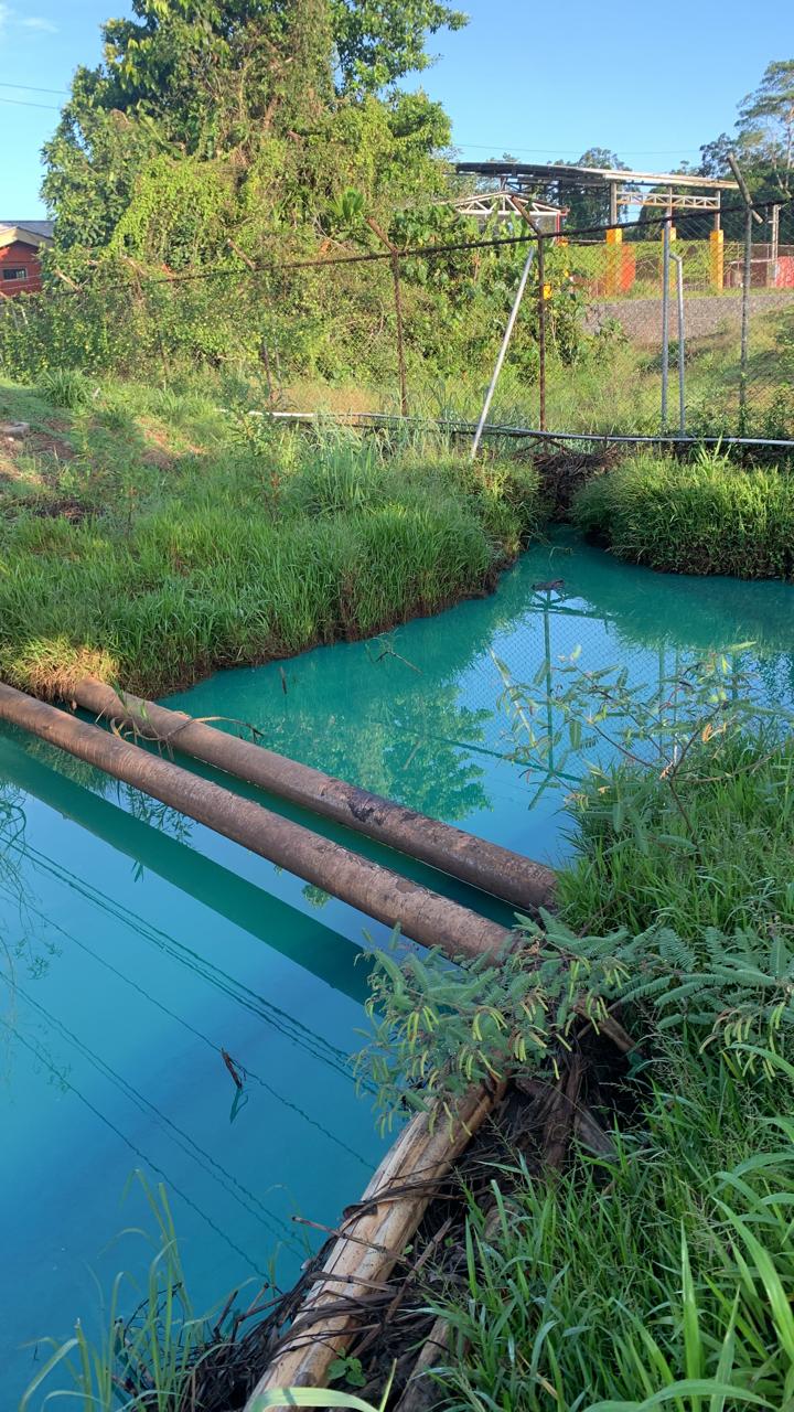 Producto de una toma ilegal al poliducto se produjo un derrame de Diesel en la zona de Rio Bartolo, hasta la bocana con el río MoÍn extendiéndose hasta el mar, en el sector contiguo al muelle de JAPDEVA