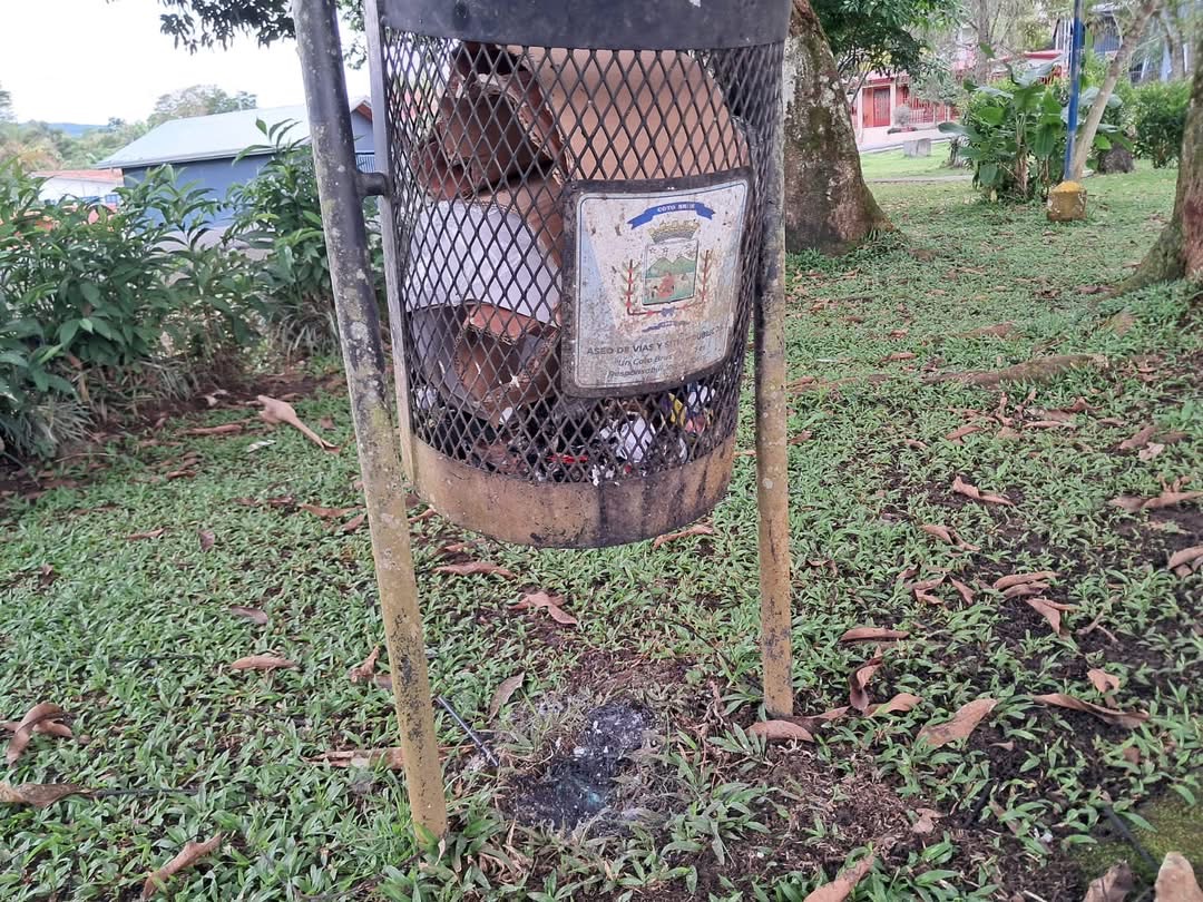 A los vecinos de Sabalito se solicita no quemar la basura dentro de los basureros Municipales.