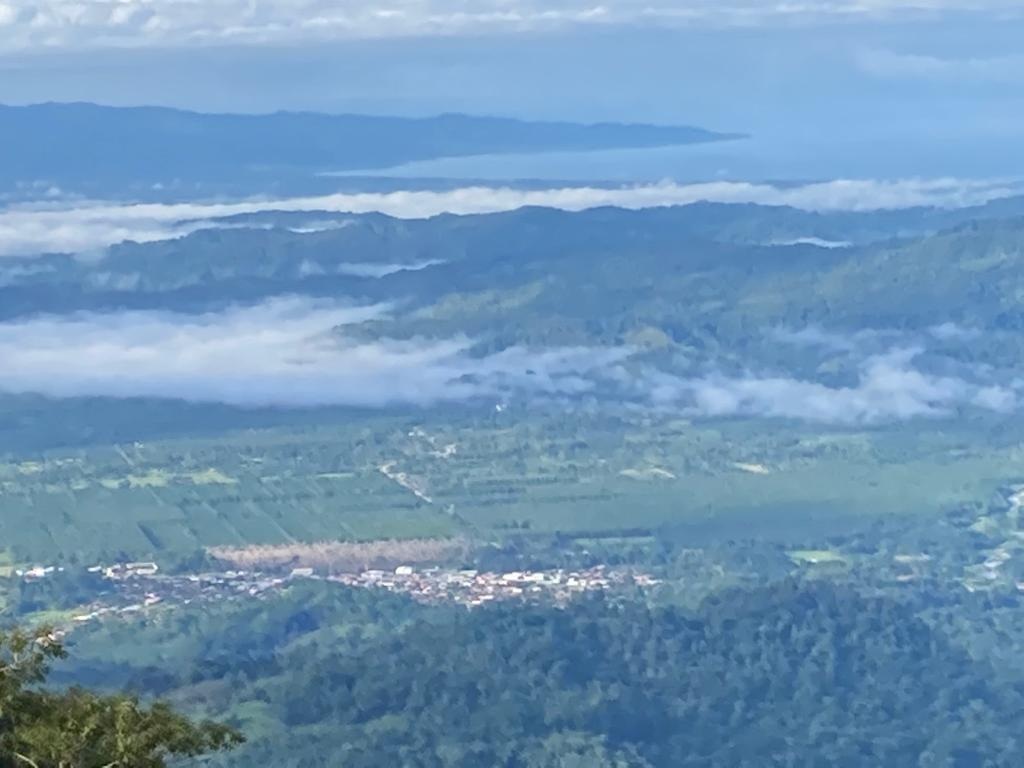 SE VENDE EXCLUSIVA PROPIEDAD CON ESCRITURA Y PLANO CATASTRADO.300 HA